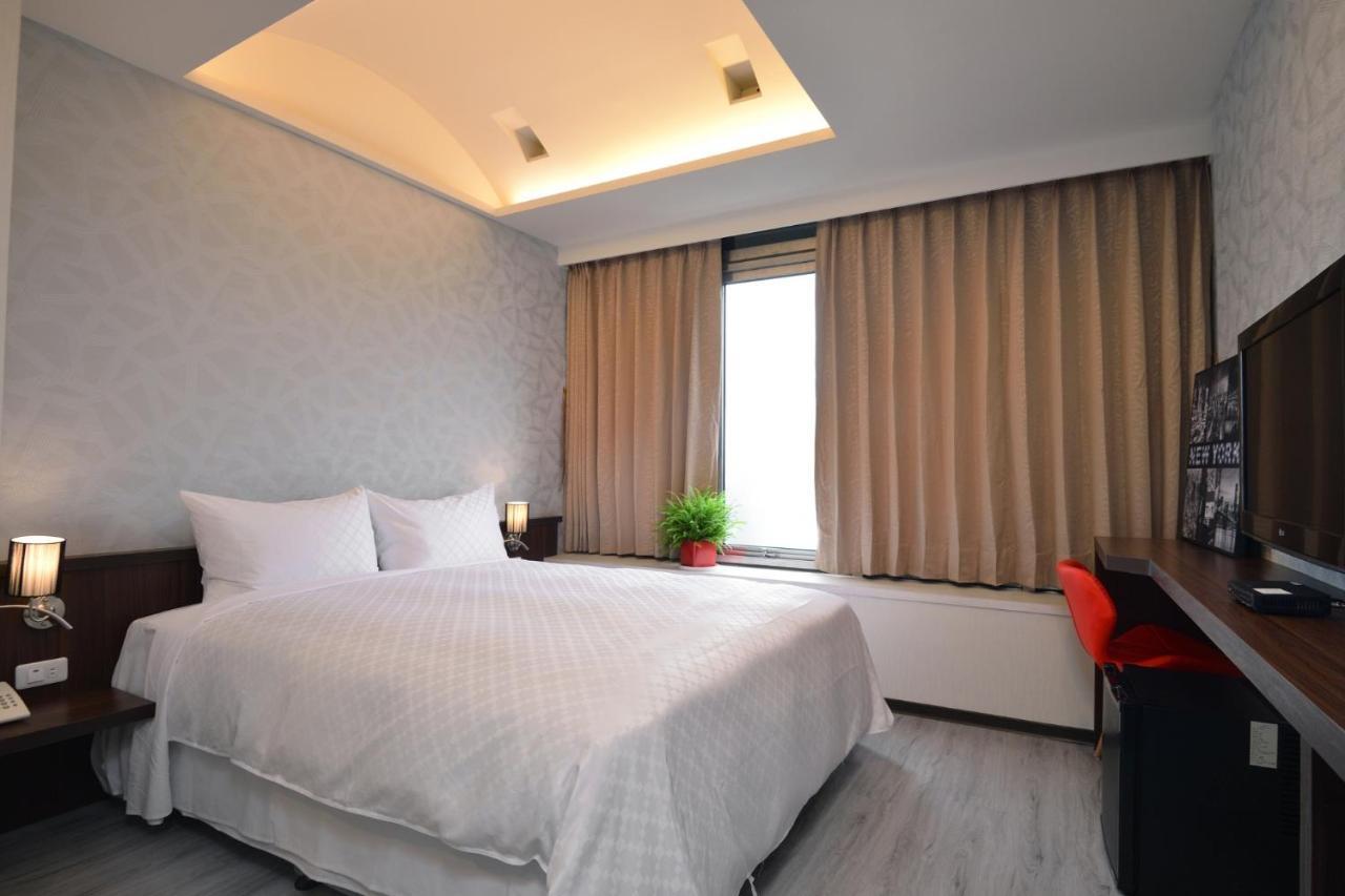 Ching She Hotel Tainan Bagian luar foto