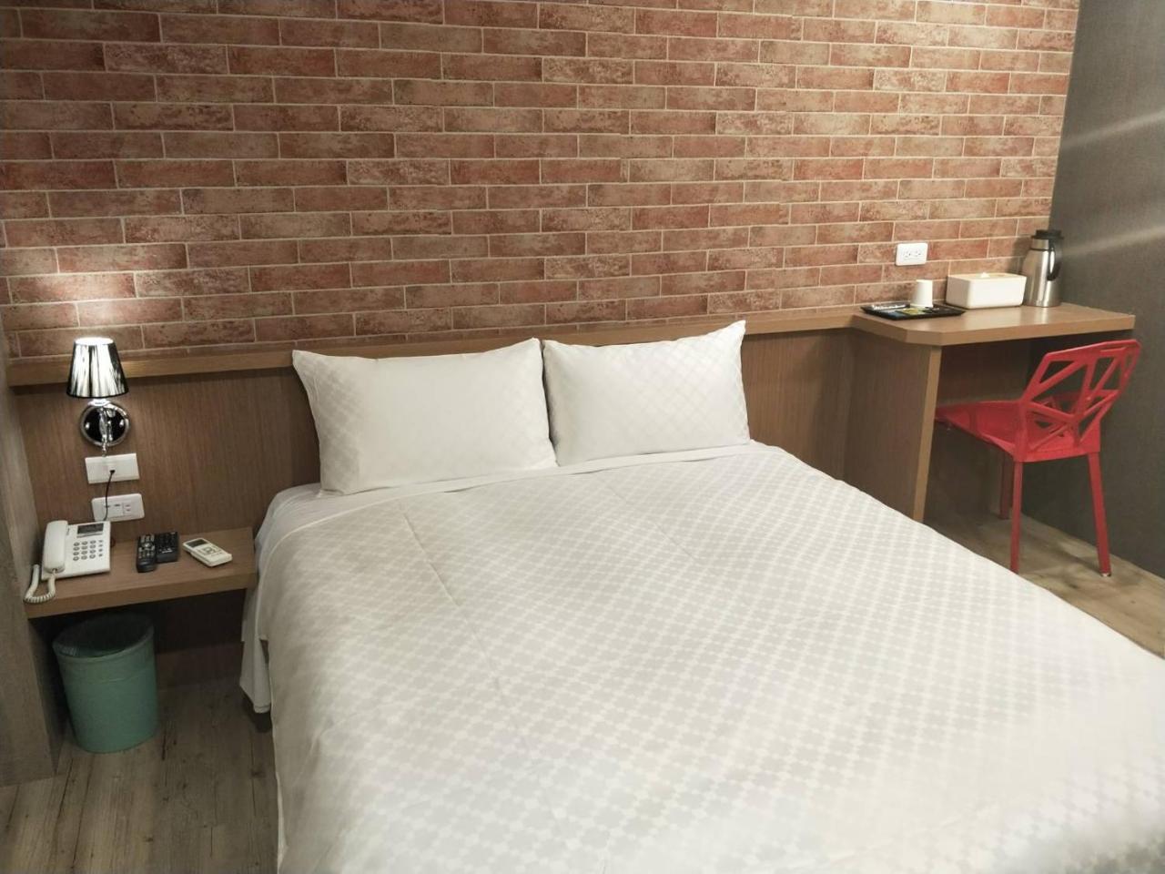 Ching She Hotel Tainan Bagian luar foto